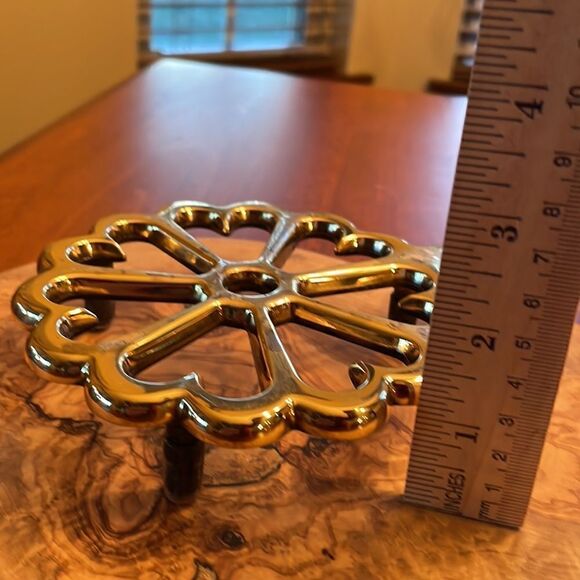 Baldwin heavy brass Circle of Hearts Trivet from the Shelburne Museum in Vermont - Picture 6 of 6